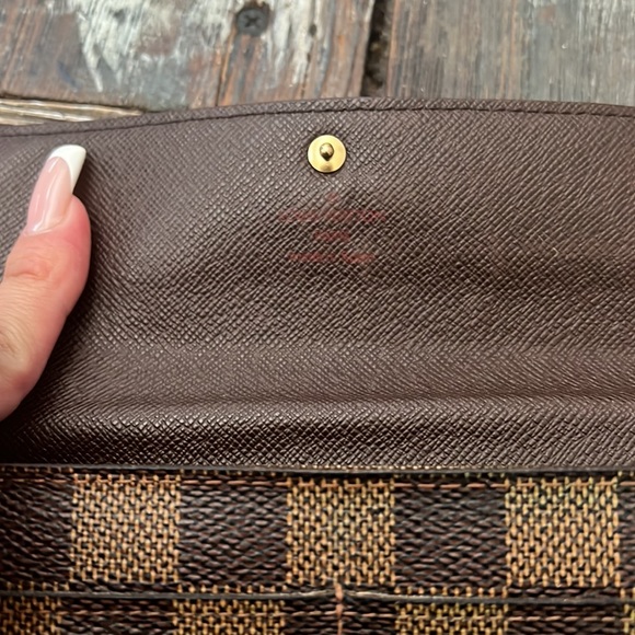 Louis Vuitton Damier Ebene Pattern Sarah Wallet - Picture 3 of 10